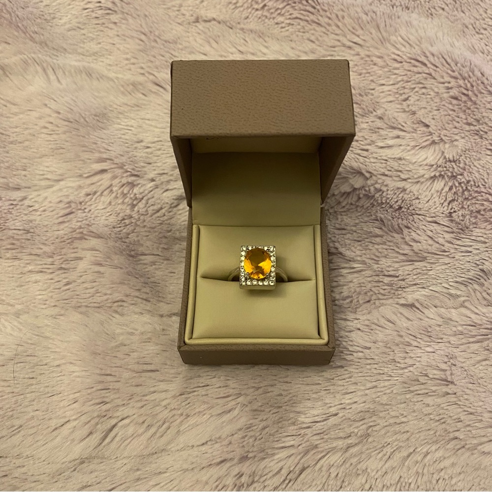 Size 8, orange ring